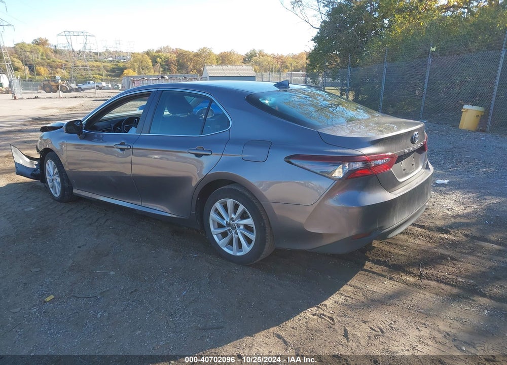 2021 TOYOTA CAMRY LE VIN: 4T1C11AKXMU612538