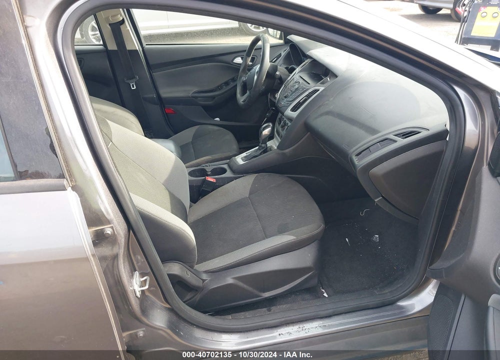 2014 FORD FOCUS SE VIN: 1FADP3F21EL180897