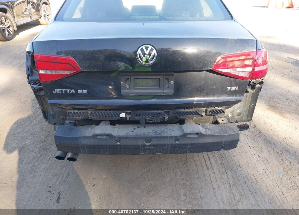 2015 VOLKSWAGEN JETTA 1.8T SE VIN: 3VWD17AJ4FM282449