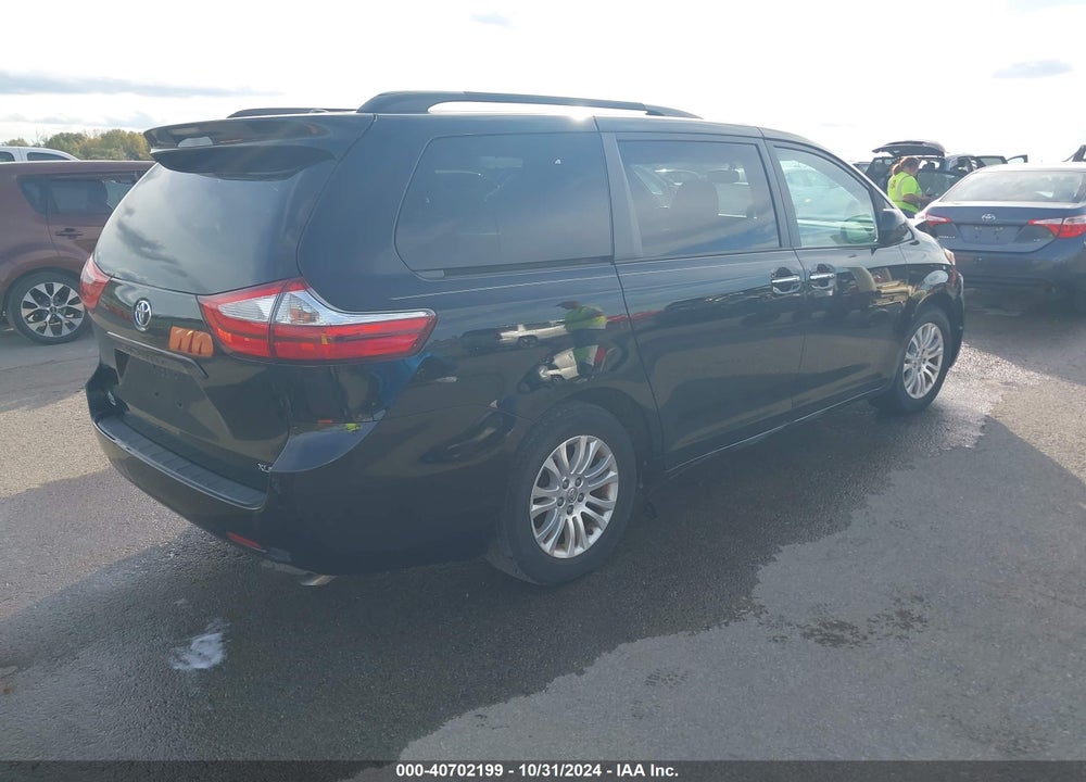 2015 TOYOTA SIENNA XLE 8 PASSENGER VIN: 5TDYK3DC1FS689538