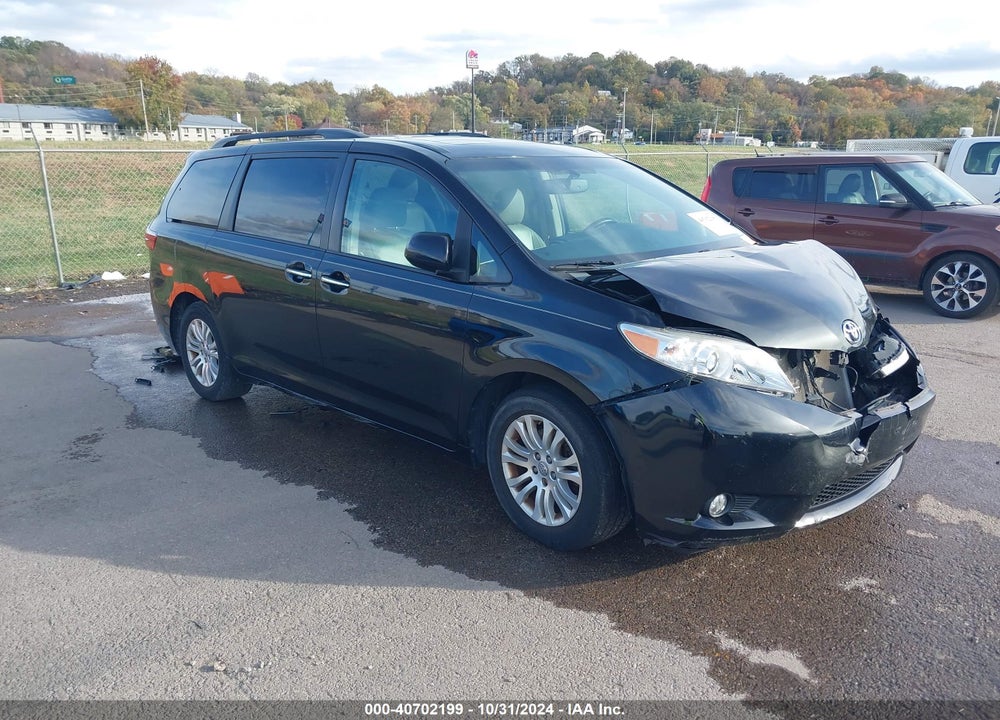 2015 TOYOTA SIENNA XLE 8 PASSENGER VIN: 5TDYK3DC1FS689538