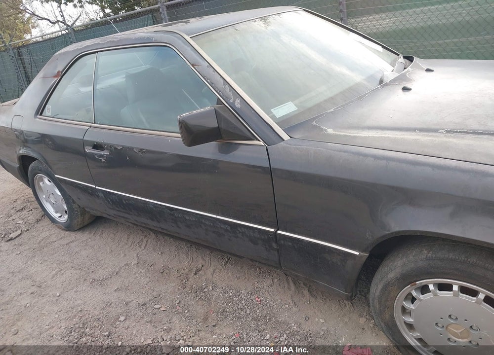 1990 MERCEDES-BENZ 300 CE VIN: WDBEA51D9LB134899