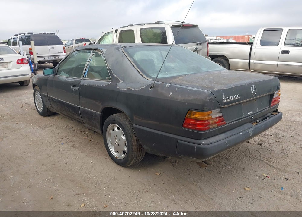 1990 MERCEDES-BENZ 300 CE VIN: WDBEA51D9LB134899