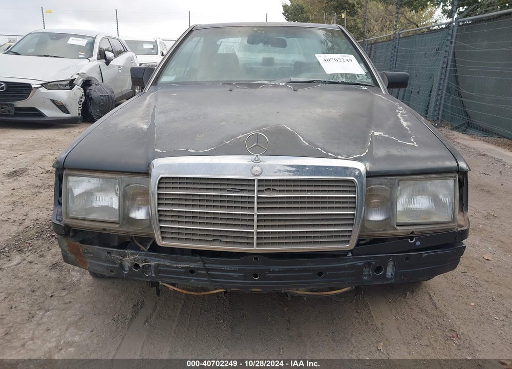 1990 MERCEDES-BENZ 300 CE VIN: WDBEA51D9LB134899
