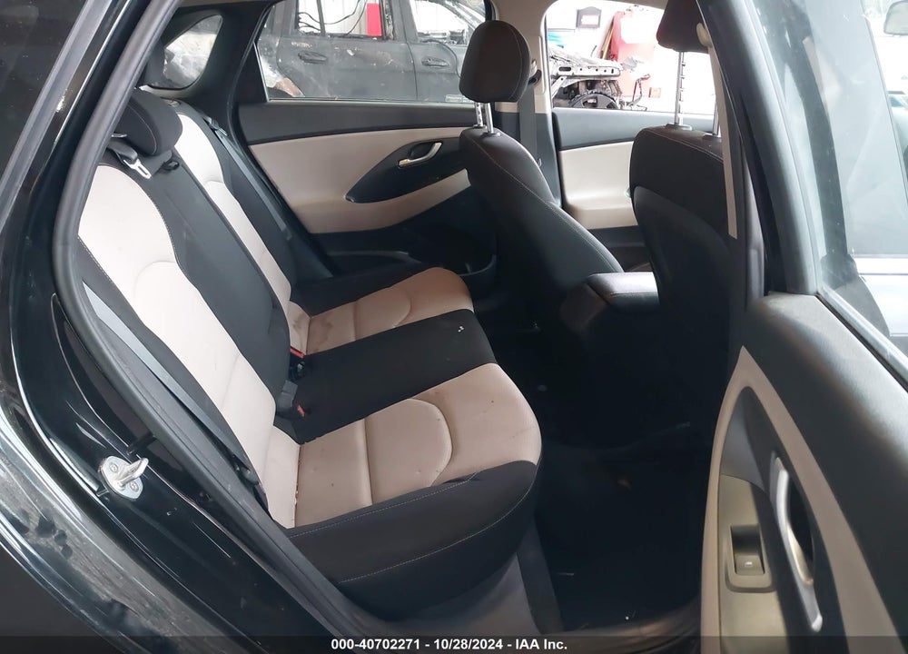 2018 HYUNDAI ELANTRA GT VIN: KMHH35LE1JU030306