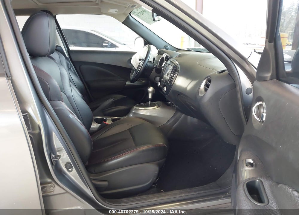 2011 NISSAN JUKE SL VIN: JN8AF5MVXBT026410