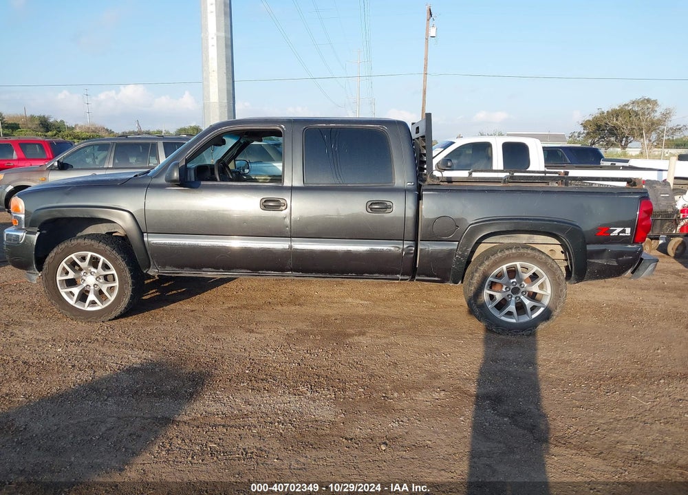2005 GMC SIERRA 1500 SLE VIN: 2GTEK13T651208276