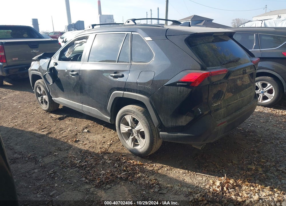 2021 TOYOTA RAV4 XLE VIN: 2T3P1RFV1MW172378