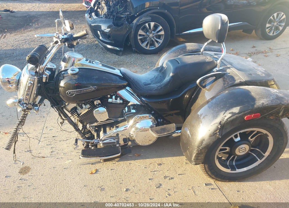 2016 HARLEY-DAVIDSON FLRT FREE WHEELER VIN: 1HD1MCM13GB858962