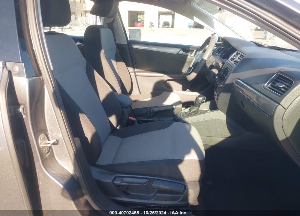 2017 VOLKSWAGEN JETTA 1.4T S VIN: 3VW2B7AJ3HM287553