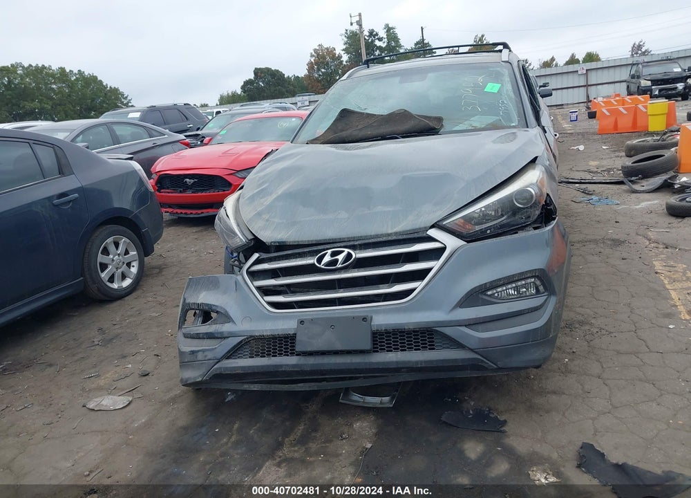 2017 HYUNDAI TUCSON SE VIN: KM8J33A4XHU377952