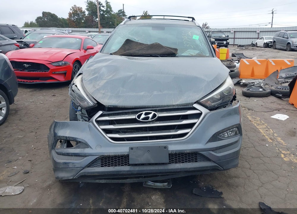 2017 HYUNDAI TUCSON SE VIN: KM8J33A4XHU377952
