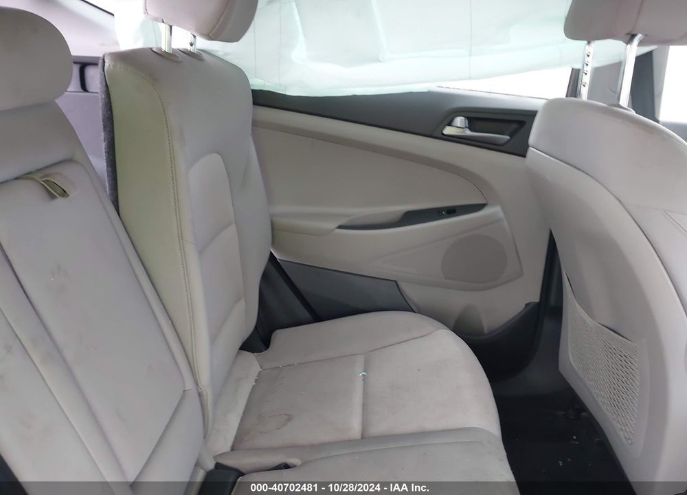 2017 HYUNDAI TUCSON SE VIN: KM8J33A4XHU377952