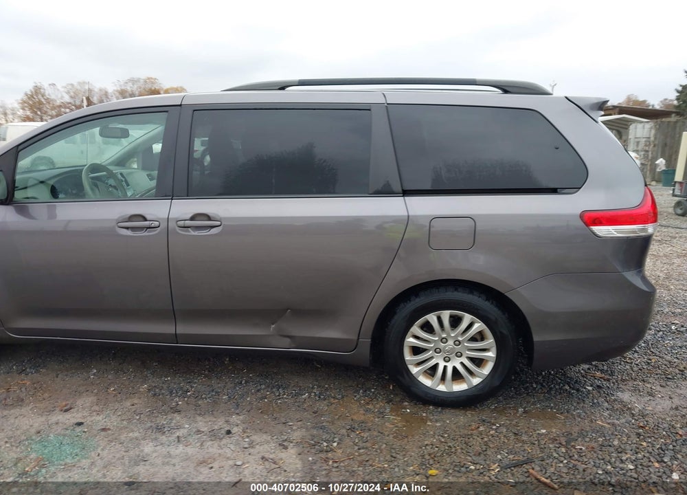 2014 TOYOTA SIENNA XLE V6 8 PASSENGER VIN: 5TDYK3DC5ES524266