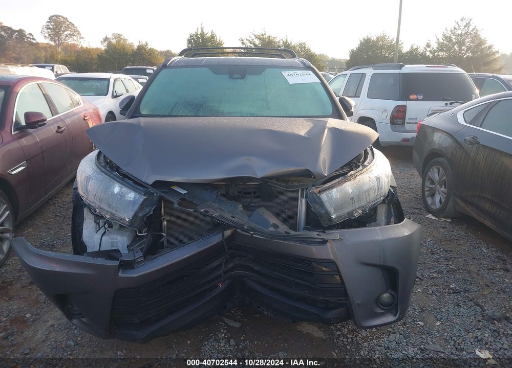 2019 TOYOTA HIGHLANDER SE VIN: 5TDJZRFH9KS622916