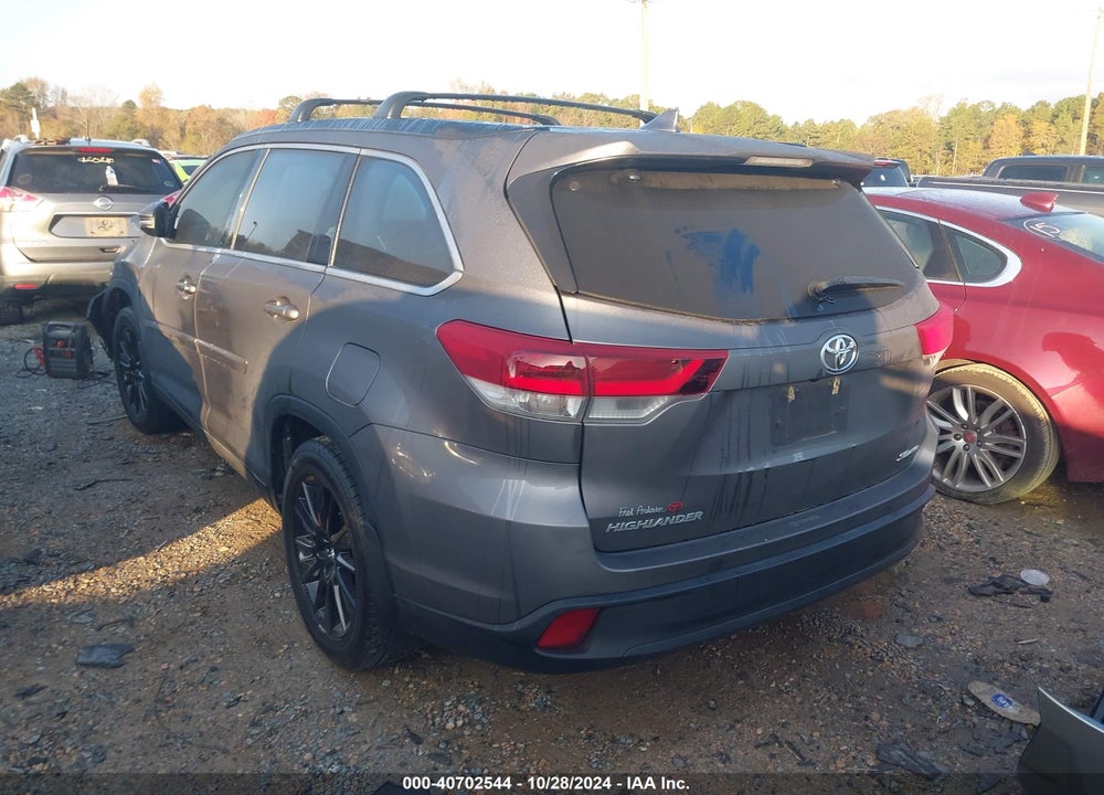 2019 TOYOTA HIGHLANDER SE VIN: 5TDJZRFH9KS622916