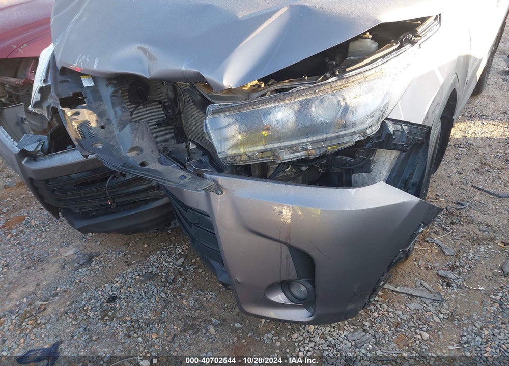 2019 TOYOTA HIGHLANDER SE VIN: 5TDJZRFH9KS622916