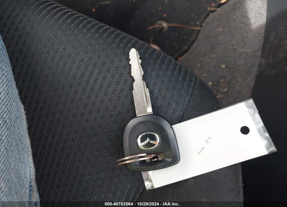 2010 MAZDA 3 I SPORT VIN: JM1BL1SGXA1313018