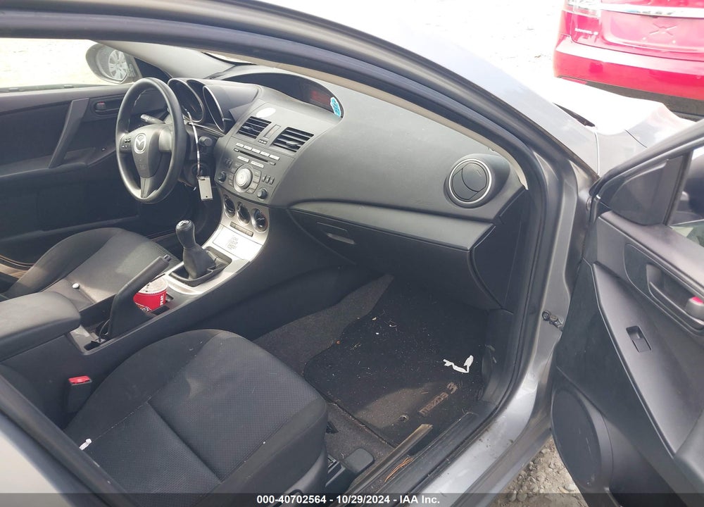 2010 MAZDA 3 I SPORT VIN: JM1BL1SGXA1313018