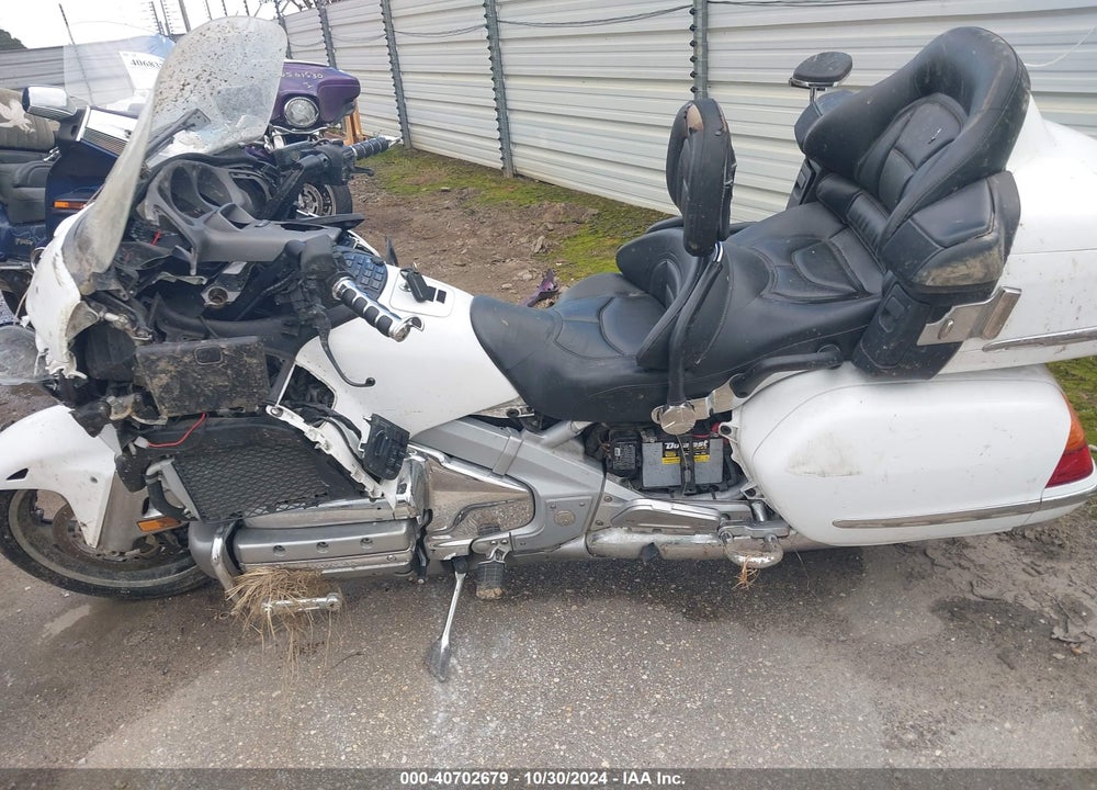 2005 HONDA GL1800 VIN: 1HFSC470X5A406310