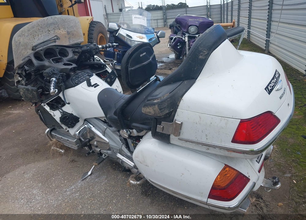 2005 HONDA GL1800 VIN: 1HFSC470X5A406310