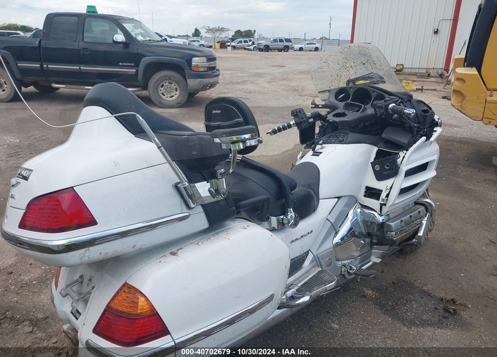 2005 HONDA GL1800 VIN: 1HFSC470X5A406310