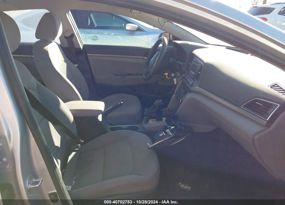 2017 HYUNDAI ELANTRA SE VIN: 5NPD74LF1HH199854