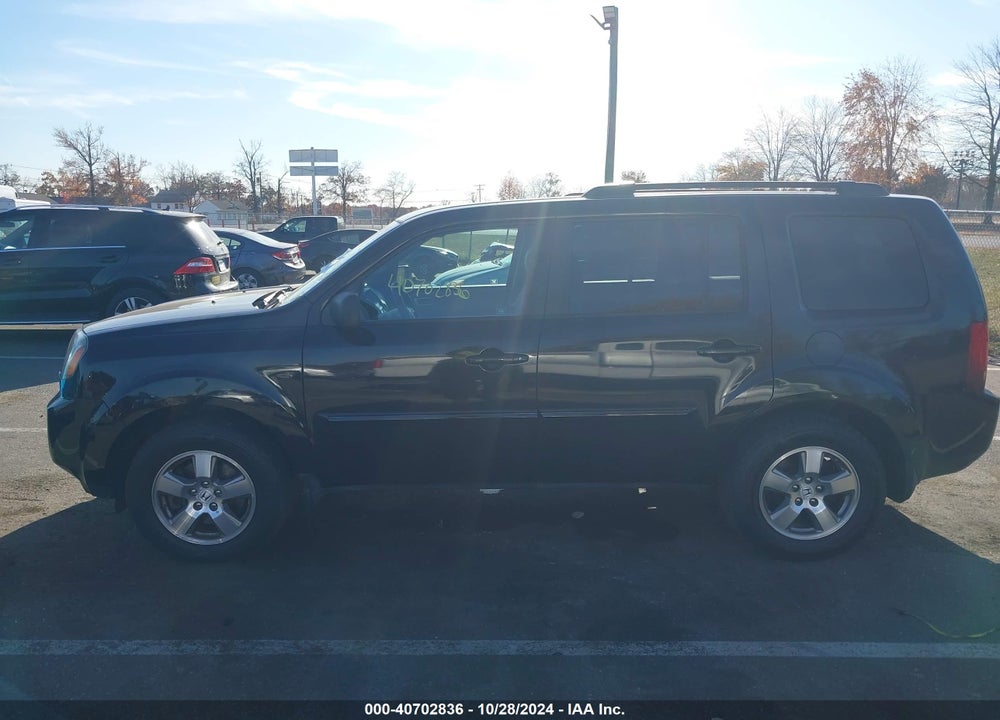 2011 HONDA PILOT EX VIN: 5FNYF4H47BB044131