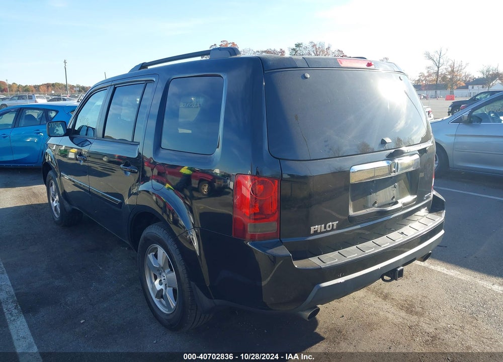 2011 HONDA PILOT EX VIN: 5FNYF4H47BB044131