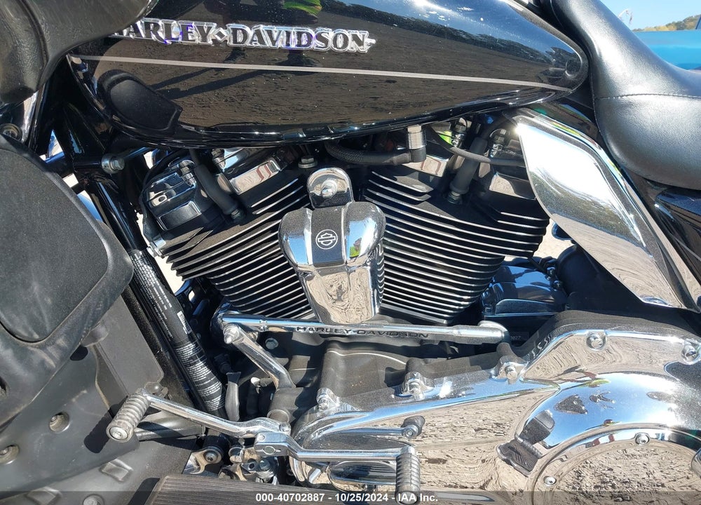 2017 HARLEY-DAVIDSON FLHTKL ULTRA LIMITED LOW VIN: 1HD1KKD19HB661005