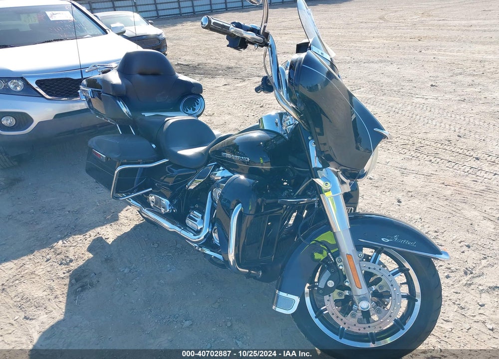 2017 HARLEY-DAVIDSON FLHTKL ULTRA LIMITED LOW VIN: 1HD1KKD19HB661005