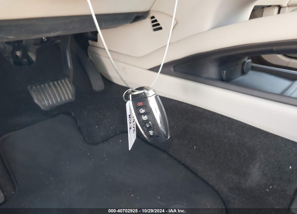 2017 LINCOLN MKZ SELECT VIN: 3LN6L5C91HR622087