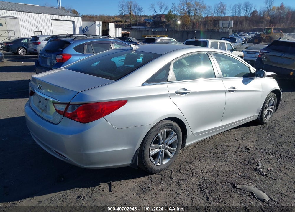 2013 HYUNDAI SONATA GLS VIN: 5NPEB4AC1DH707679