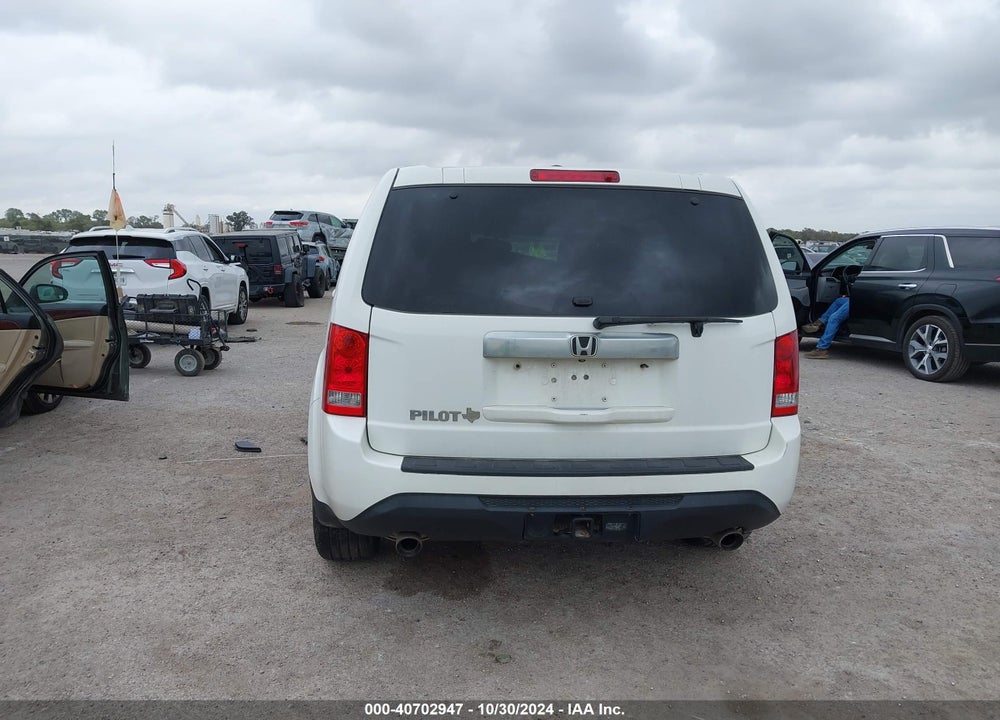 2014 HONDA PILOT EX-L VIN: 5FNYF3H52EB021444