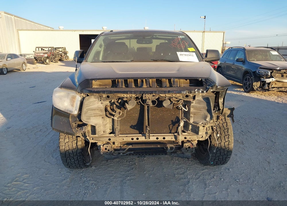 2017 TOYOTA TUNDRA SR5 5.7L V8 VIN: 5TFDW5F17HX604743