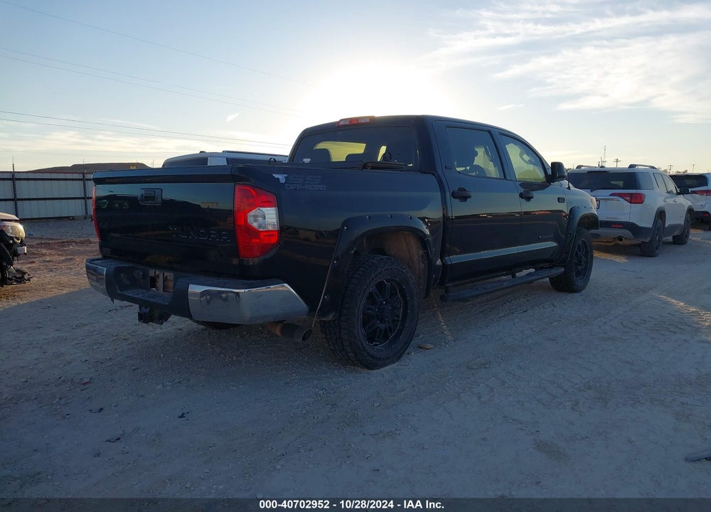 2017 TOYOTA TUNDRA SR5 5.7L V8 VIN: 5TFDW5F17HX604743