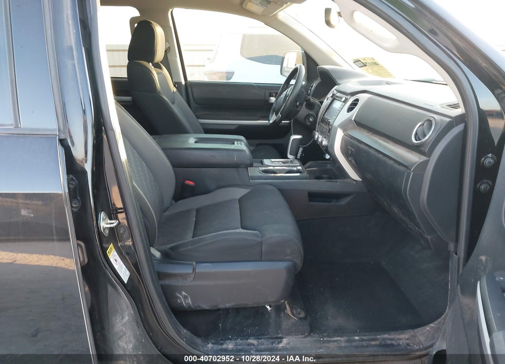 2017 TOYOTA TUNDRA SR5 5.7L V8 VIN: 5TFDW5F17HX604743