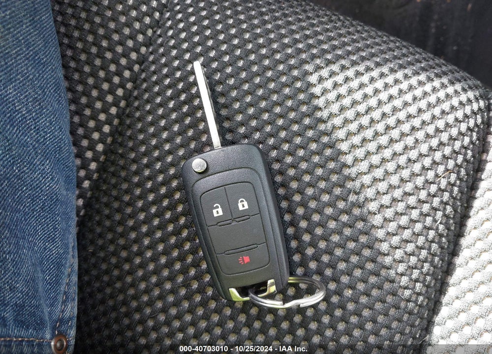 2015 CHEVROLET EQUINOX 1LT VIN: 2GNFLFE31F6175968