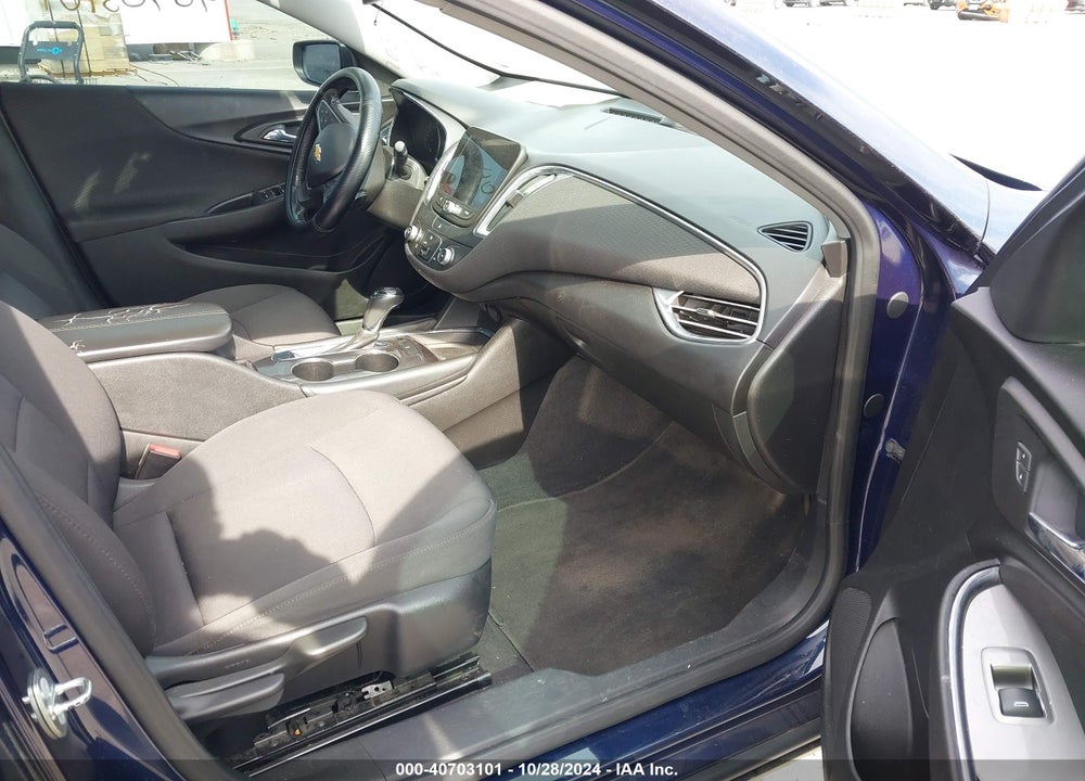 2018 CHEVROLET MALIBU LT VIN: 1G1ZD5ST0JF137012