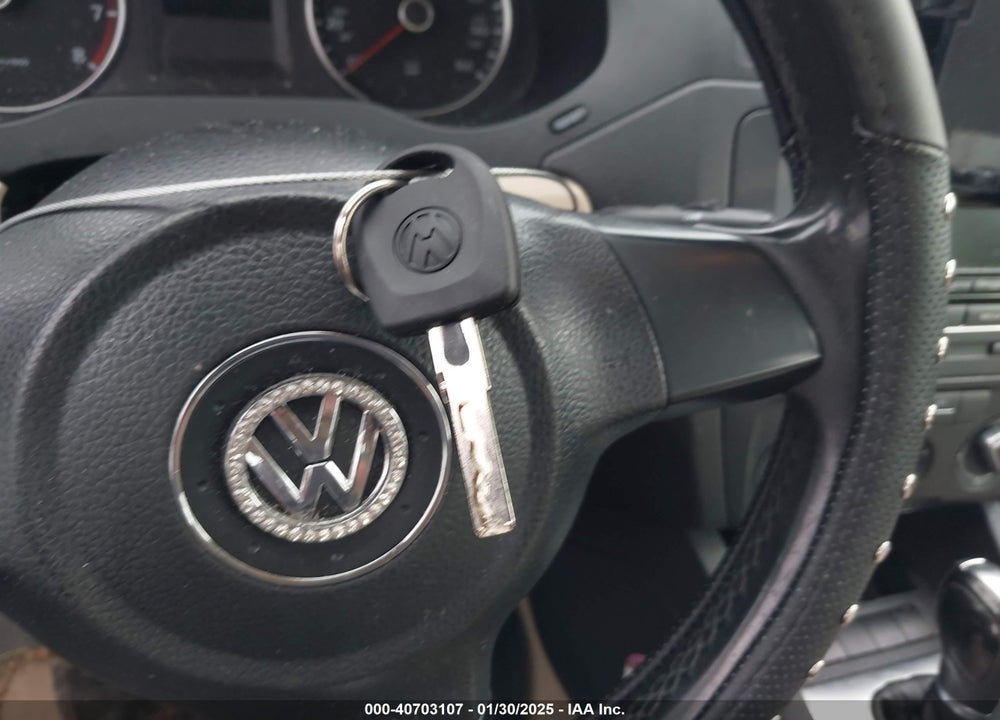 2013 VOLKSWAGEN JETTA VIN: 3VWDX7AJ1DM427961