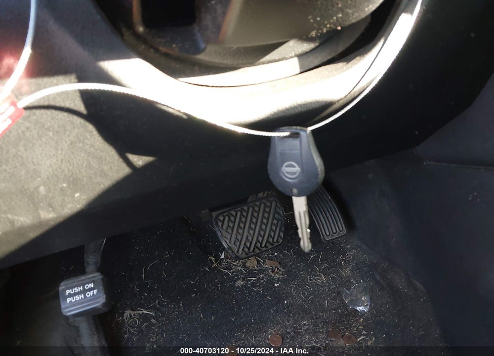 2013 NISSAN ROGUE S VIN: JN8AS5MT8DW529641