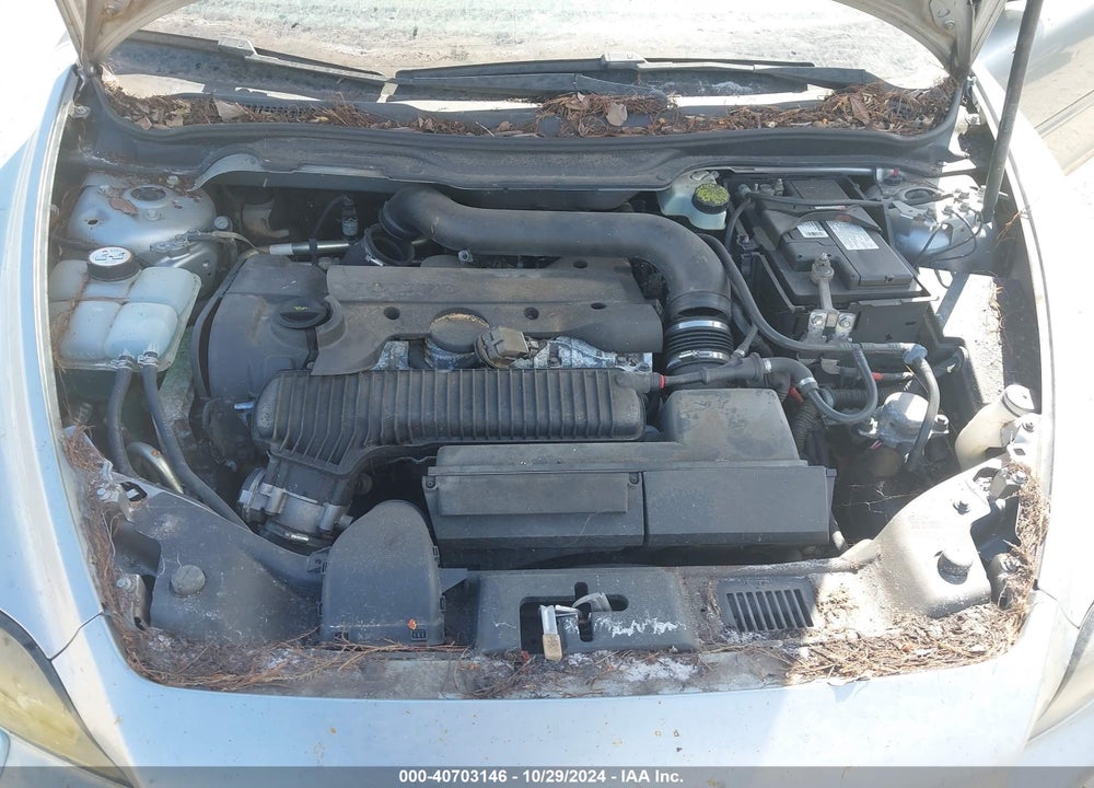 2010 VOLVO C70 T5 VIN: YV1672MC5AJ092668