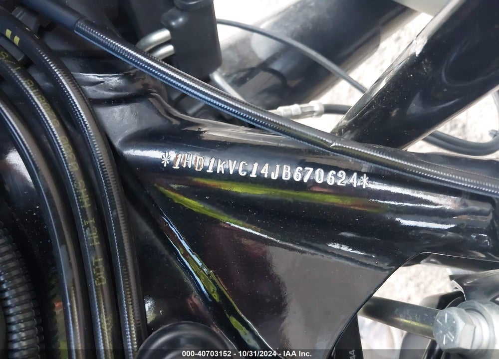 2018 HARLEY-DAVIDSON FLHRXS VIN: 1HD1KVC14JB670624