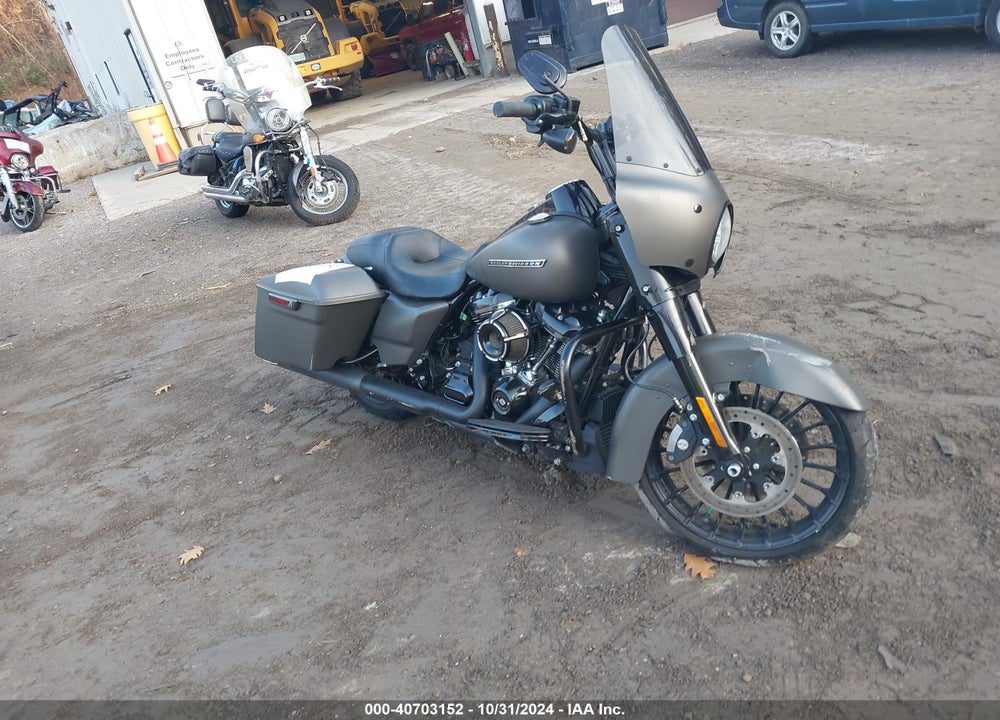 2018 HARLEY-DAVIDSON FLHRXS VIN: 1HD1KVC14JB670624