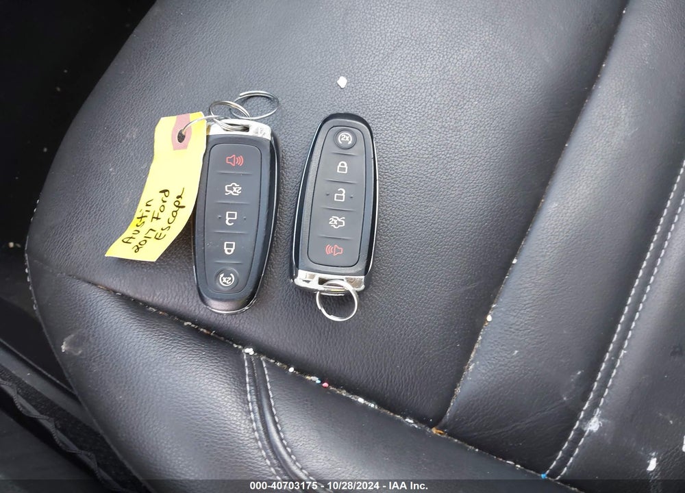 2017 FORD ESCAPE TITANIUM VIN: 1FMCU9J99HUB62230