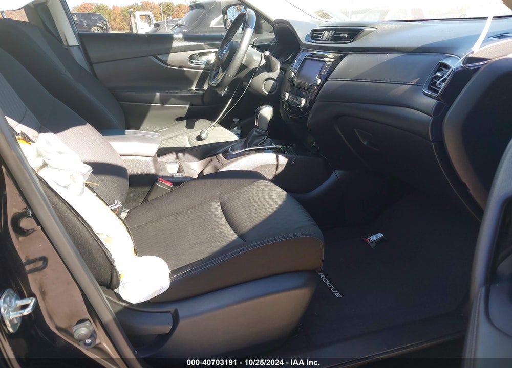 2019 NISSAN ROGUE SV VIN: JN8AT2MV5KW379398