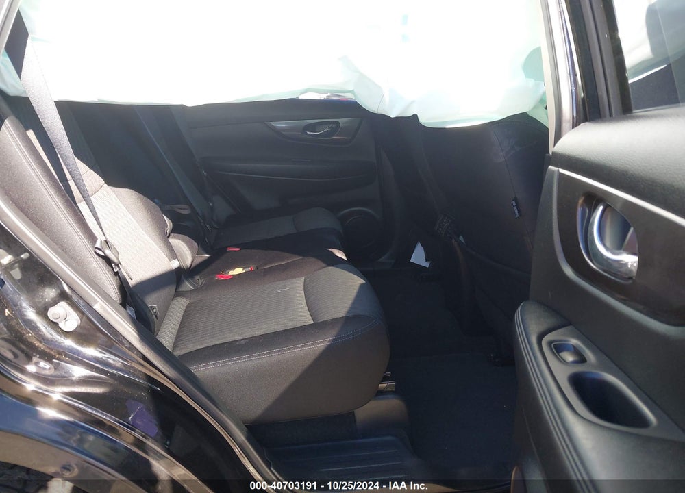 2019 NISSAN ROGUE SV VIN: JN8AT2MV5KW379398