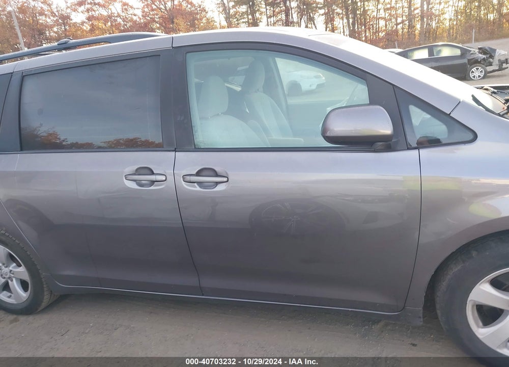2011 TOYOTA SIENNA LE V6 VIN: 5TDKK3DC5BS036680