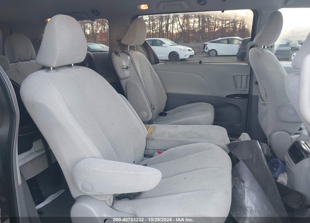 2011 TOYOTA SIENNA LE V6 VIN: 5TDKK3DC5BS036680