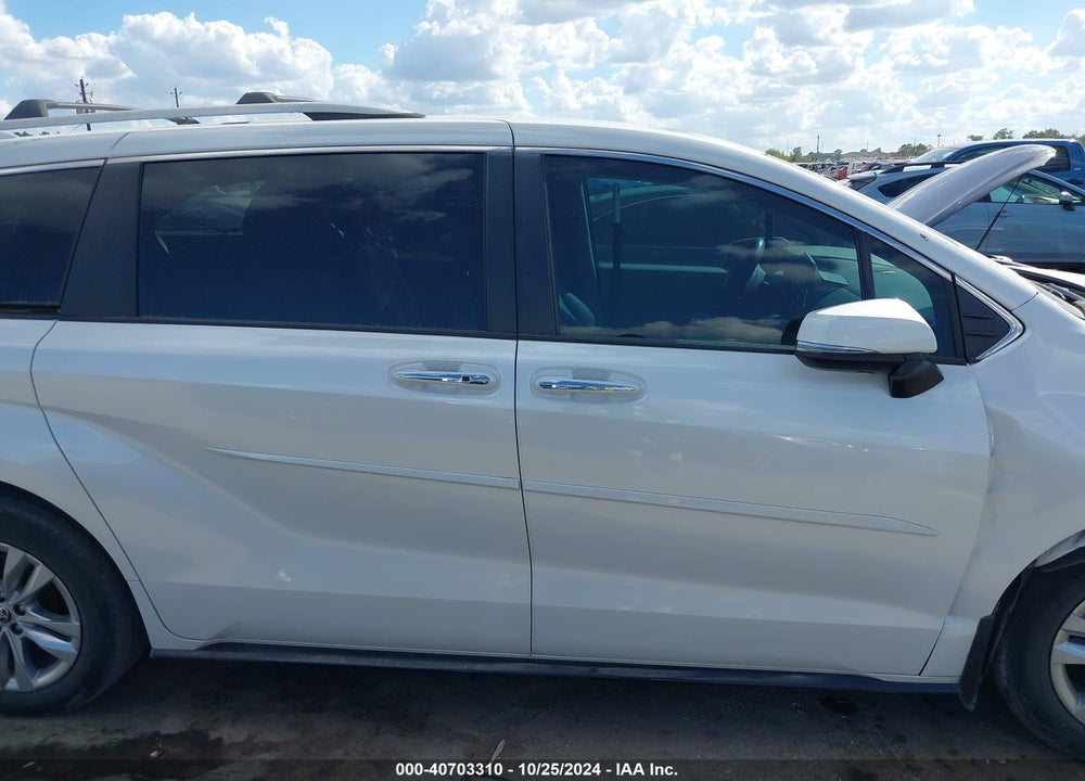 2022 TOYOTA SIENNA LIMITED VIN: 5TDZRKEC9NS084058